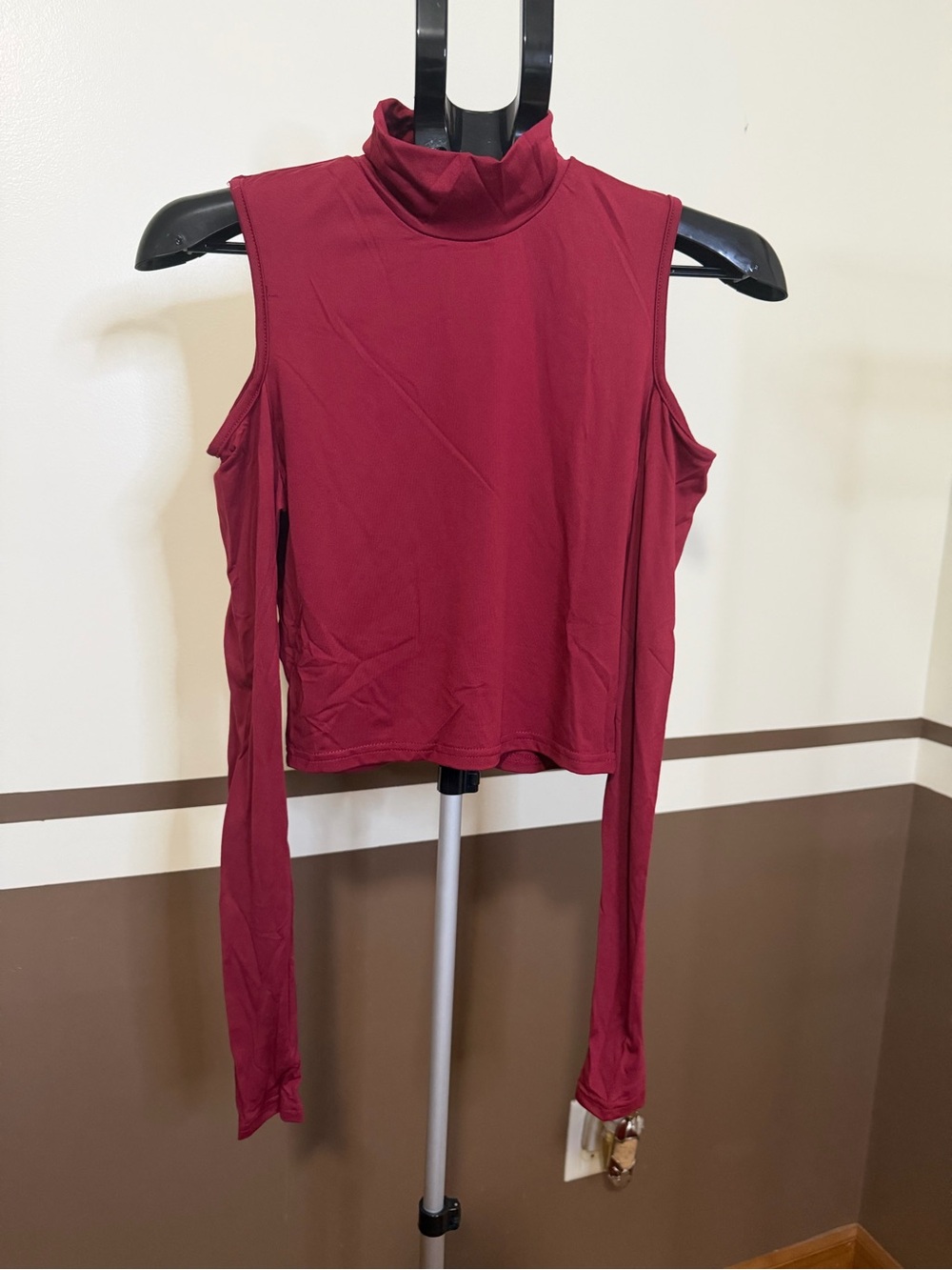 Chic Me Mock Neck Cold-Shoulder Crop Top in Wine NWOT